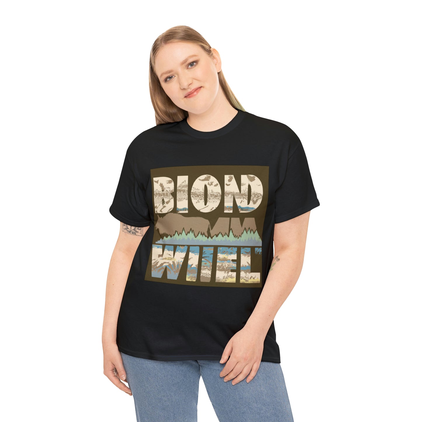 Montana is home to a wide variety of wildlife, including mammals, birds, fish, amphibians and reptiles. Some of Montana's most iconic wildlife includes bison, elk, grizzly bears, wolves, cougars, and Canada - T-shirt