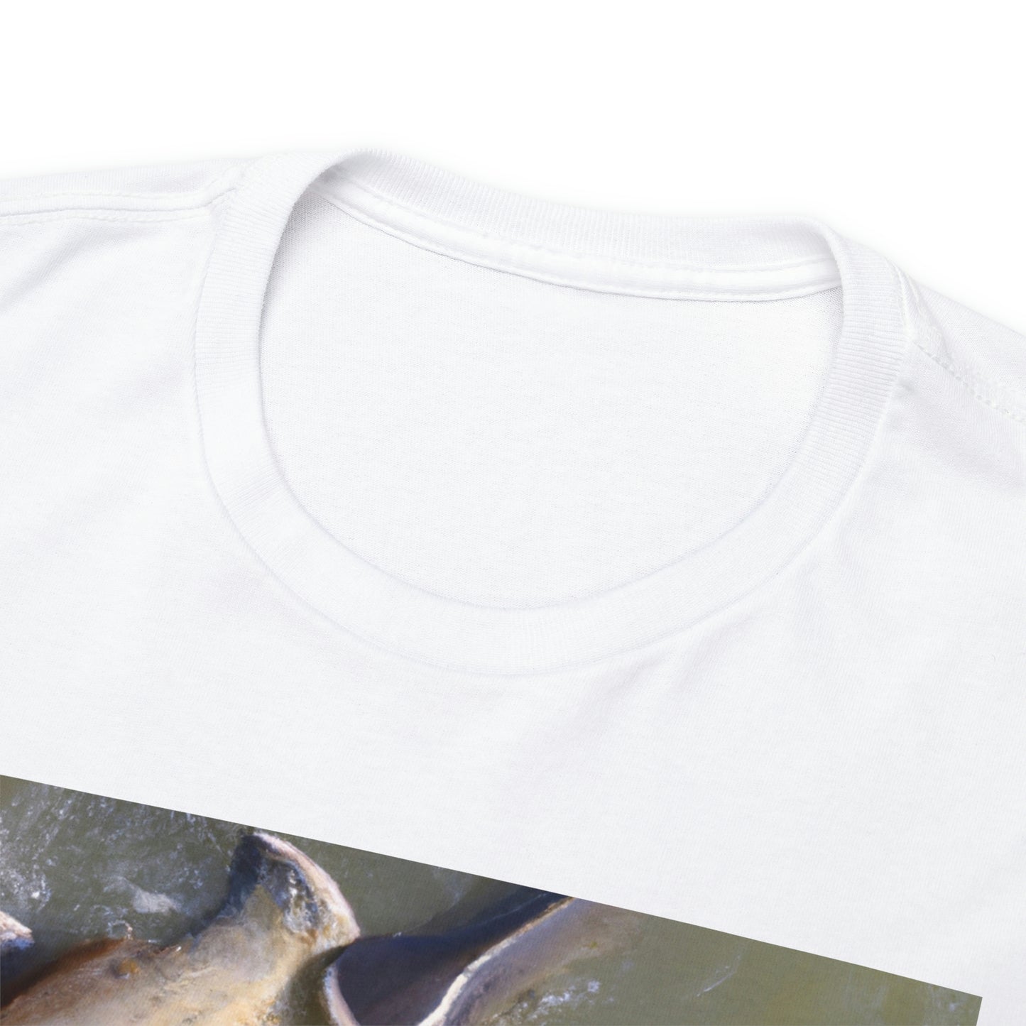 Fendragon Fish - A hybrid variety of fish created by crossbreeding a fantail goldfish and a Siamese Fighting Fish. It has bright colors, an energetic temperament, and a long, flowing fin. - Tshirt