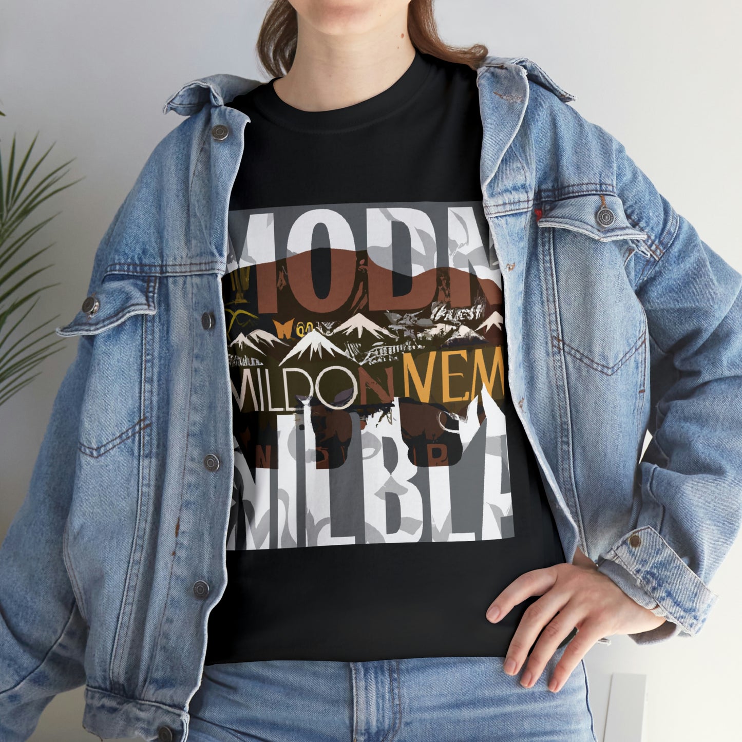 -

Montana's wildlife includes bighorn sheep, grizzly and black bears, cougars, bobcats, foxes, elk, bison, white-tailed, mule and caribou deer, moose, be - T-shirt