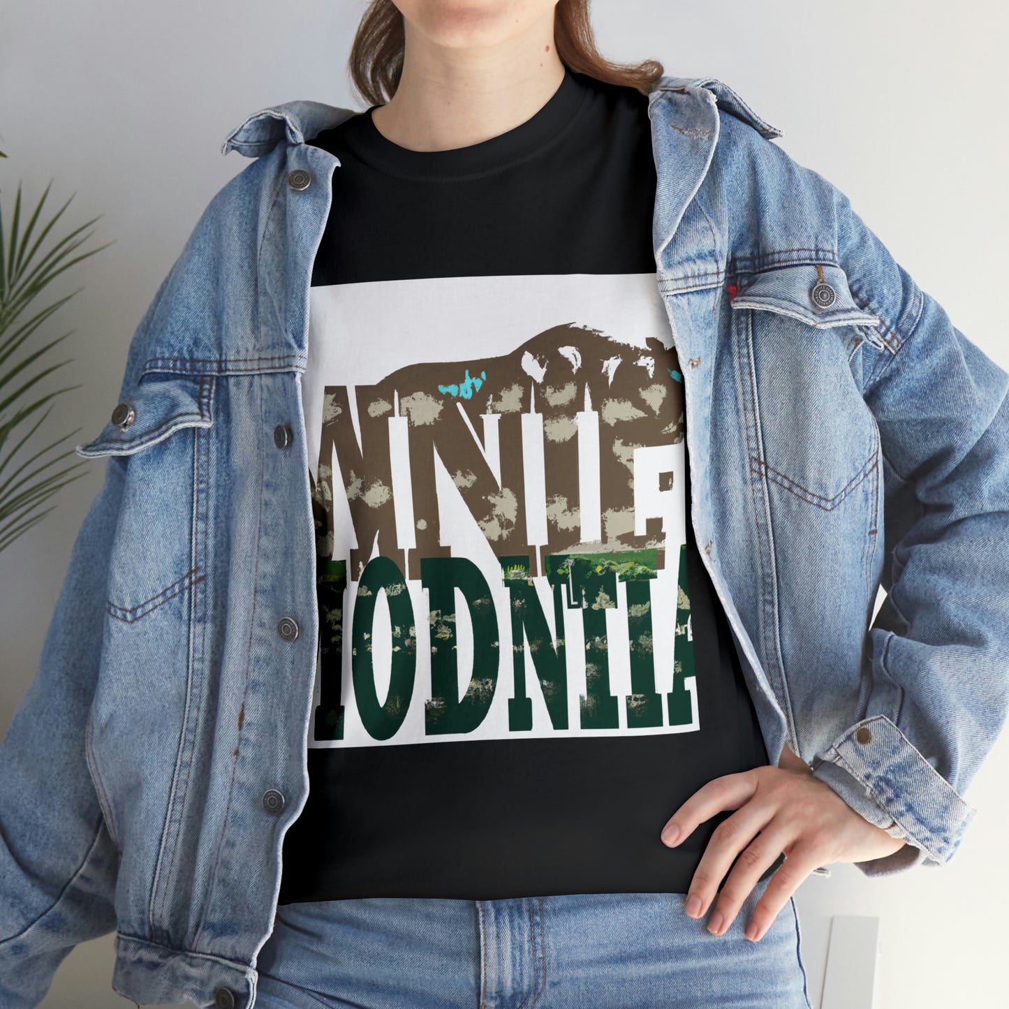 Montana wildlife includes a variety of mammals, birds, reptiles, amphibians, and fish. Montana is home to species such as bighorn sheep, mule deer, pronghorn, elk, black bear, grizzly bear - T-shirt