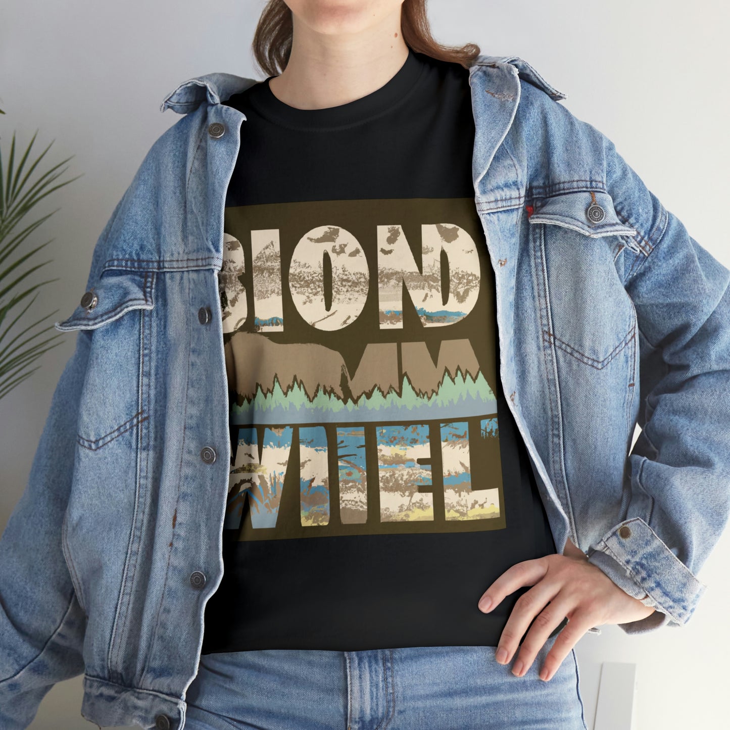 Montana is home to a wide variety of wildlife, including mammals, birds, fish, amphibians and reptiles. Some of Montana's most iconic wildlife includes bison, elk, grizzly bears, wolves, cougars, and Canada - T-shirt