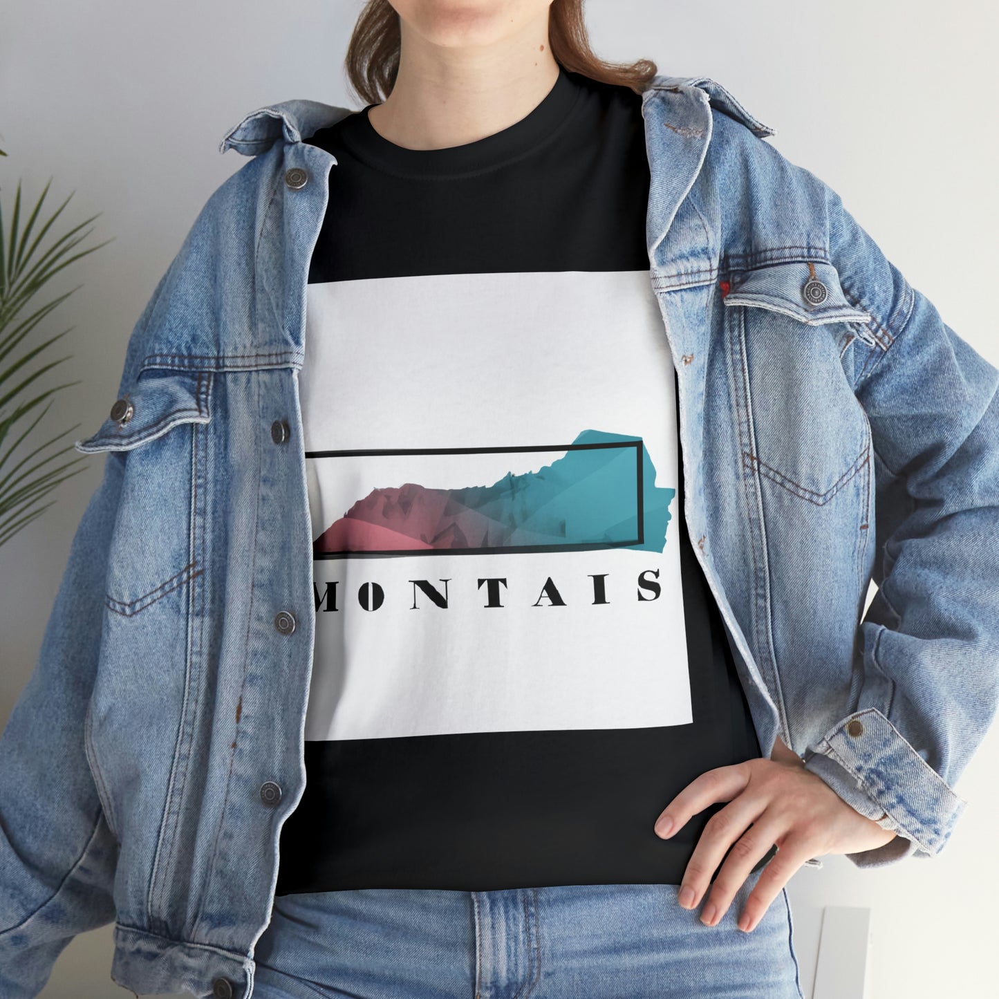 Clutch

The Montana Vibes Clutch is the perfect way to add some Western style to your look. This stylish accessory features a faux leather construction with a vibrant turquoise embossed design featuring a cactus and other Western motif - T-shirt