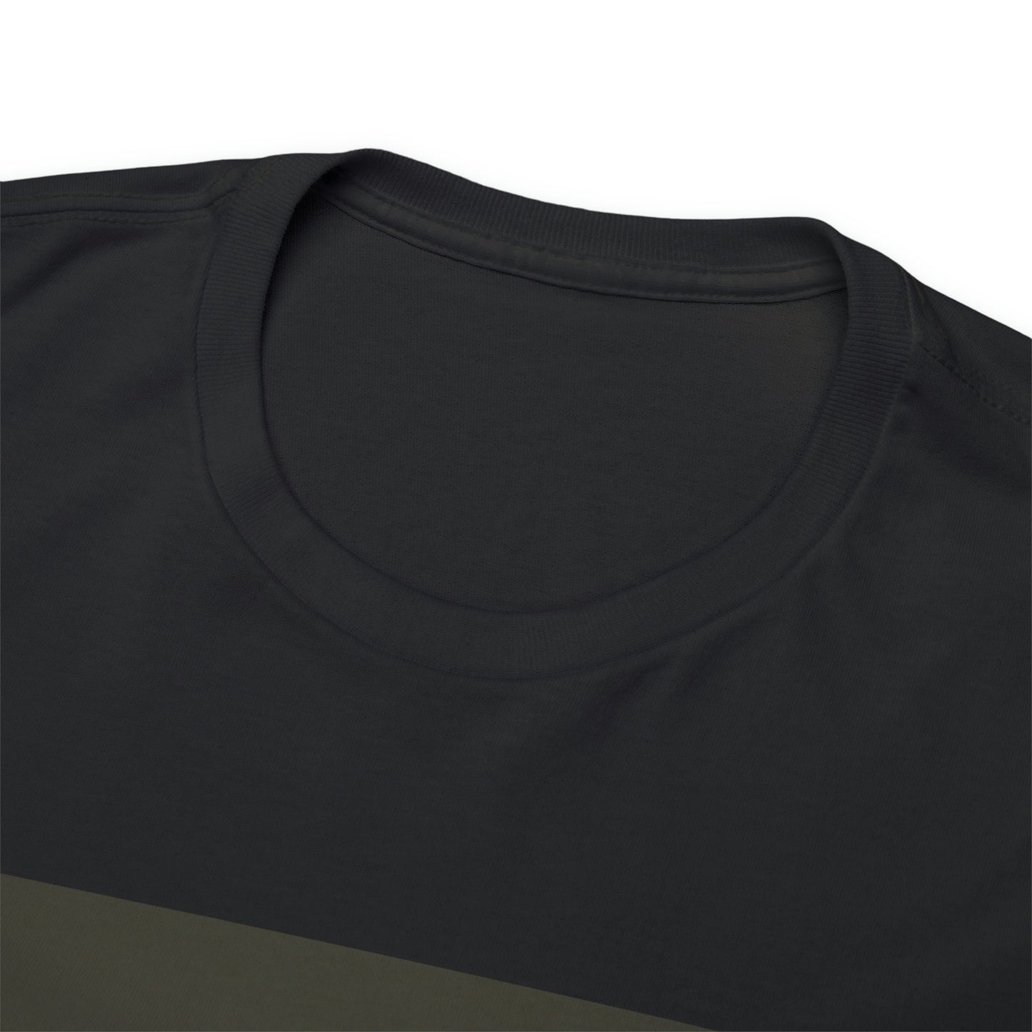 Montana's array of wildlife is diverse and plentiful, from wily mammals like gray wolves, grizzly bears, and cougars to majestic birds of prey like bald eagles and ospreys. The state plays home to a variety of - T-shirt