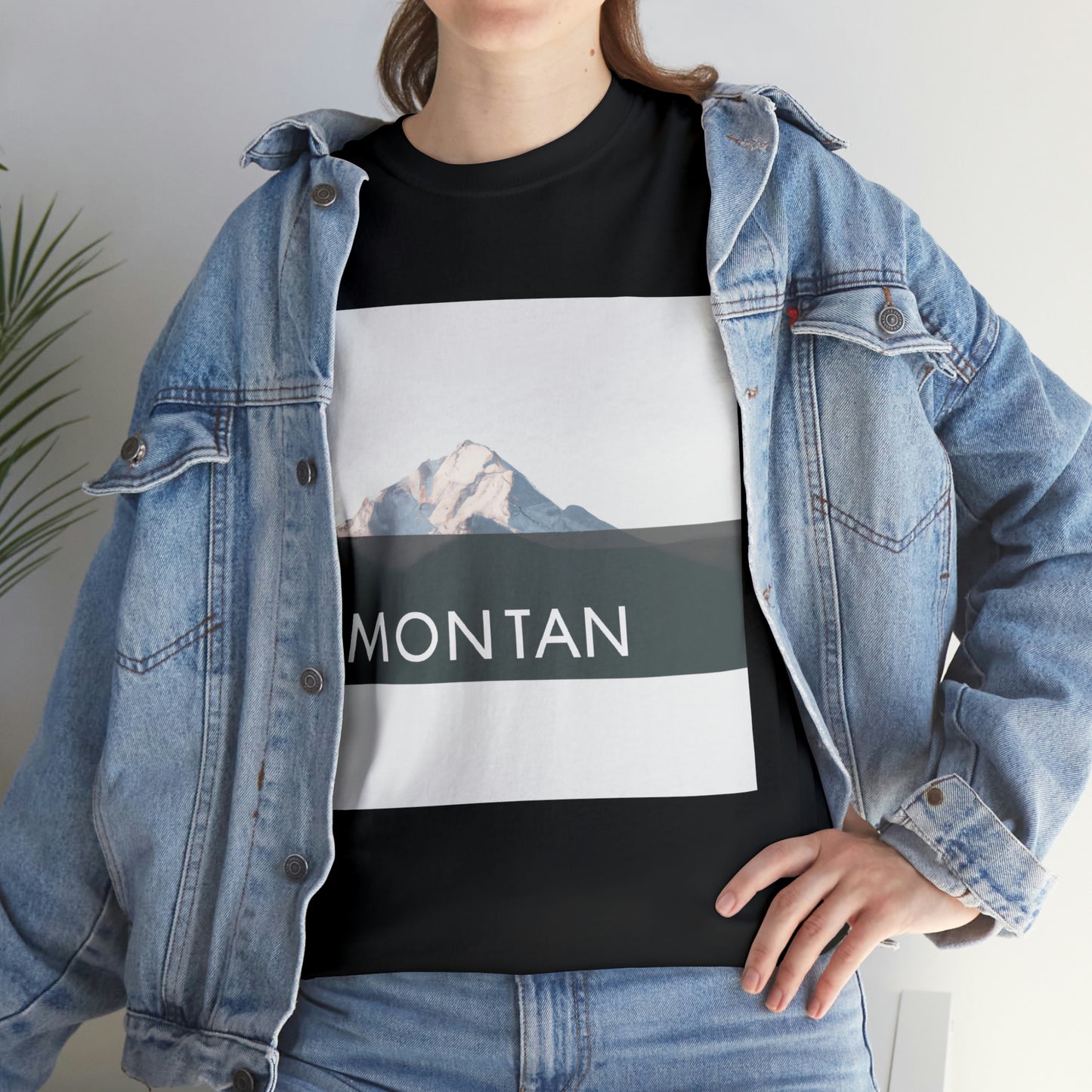 :

1. Skiing or Snowboarding at Big Sky Resort
2. Rafting on the Clark Fork River
3. Wildlife & Bird Watching in Flathead National Forest
4. Hiking in Glacier National Park
5. Bo - T-shirt